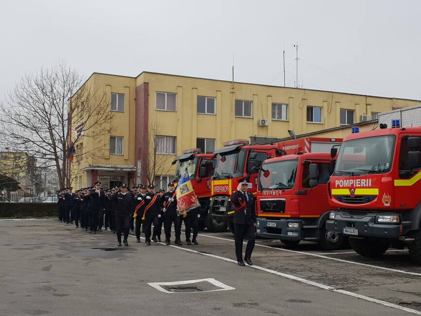 Pompierii argeseni au fost in prima linie la aniversarea Zilei Protectiei Civile | imaginea 1