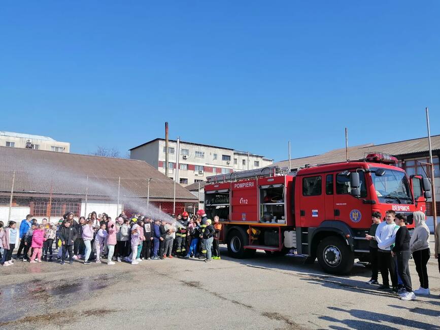 Activitatile din cadrul Saptamanii Protectiei Civile s au incheiat | imaginea 1